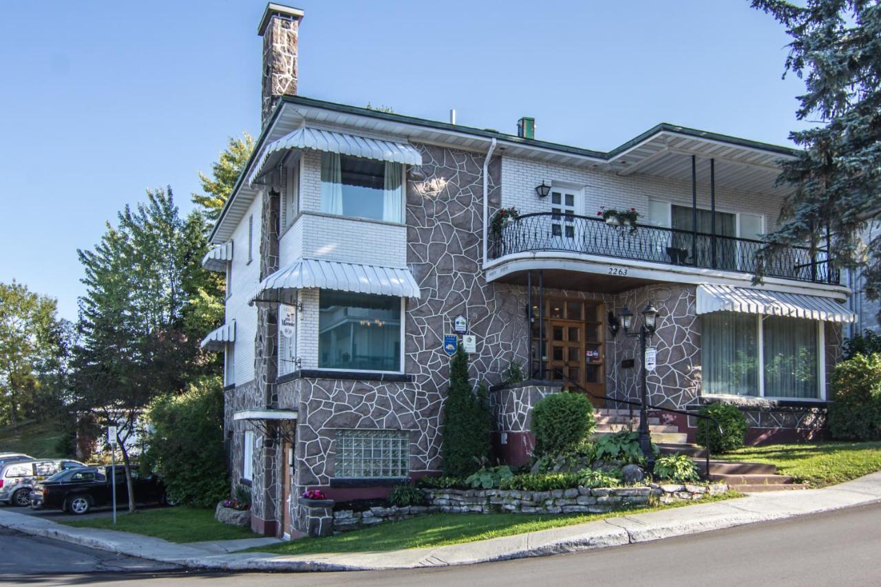 Gite Au P'Tit Manoir B&B Chicoutimi エクステリア 写真