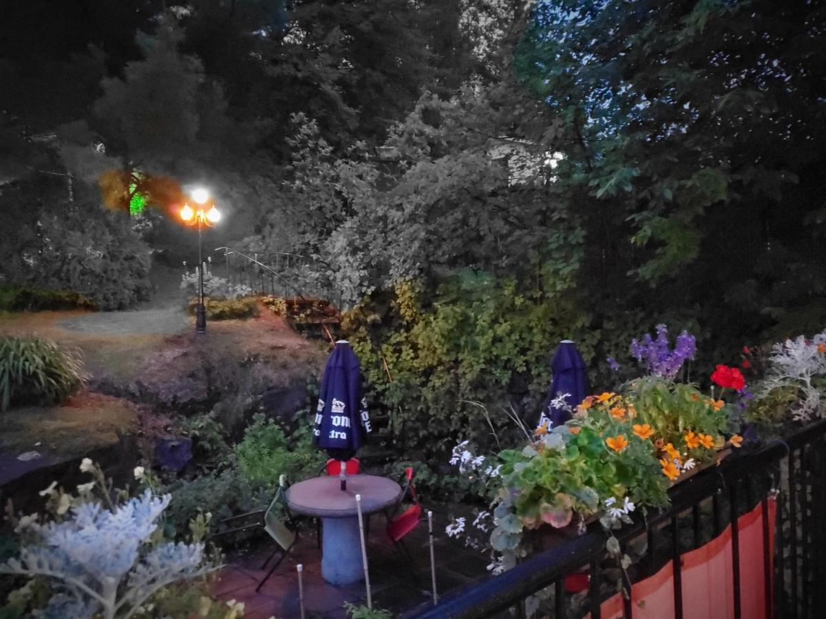 Gite Au P'Tit Manoir B&B Chicoutimi エクステリア 写真