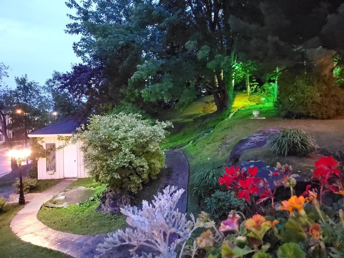 Gite Au P'Tit Manoir B&B Chicoutimi エクステリア 写真